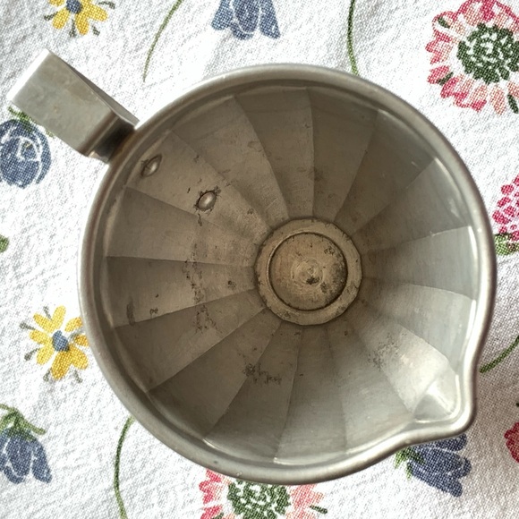 Vintage Aluminum Sugar and Creamer / Aluminum Set. - Picture 10 of 17